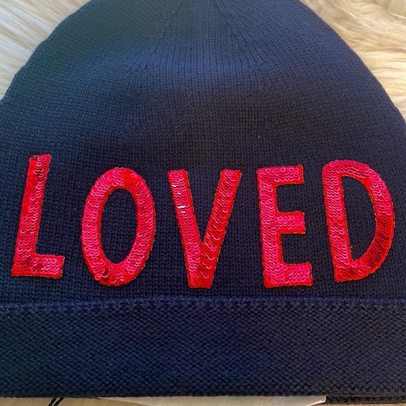 GUCCI LOVED Navy Wool Beanie - Picture 8 of 11